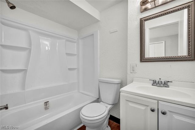 18526 Underwood Avenue, Cleveland, OH 44119