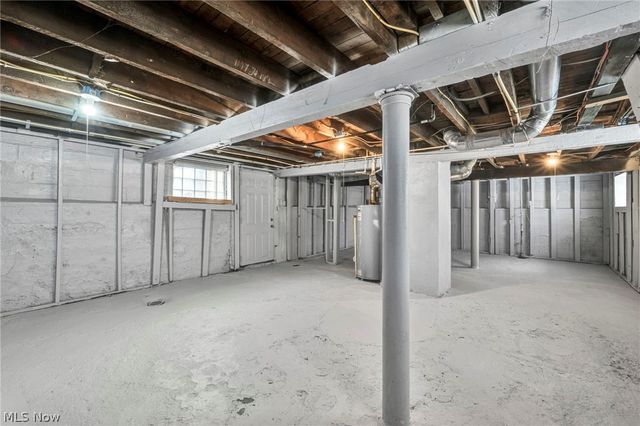 18526 Underwood Avenue, Cleveland, OH 44119