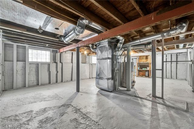 18526 Underwood Avenue, Cleveland, OH 44119