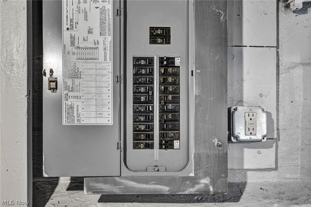 18526 Underwood Avenue, Cleveland, OH 44119