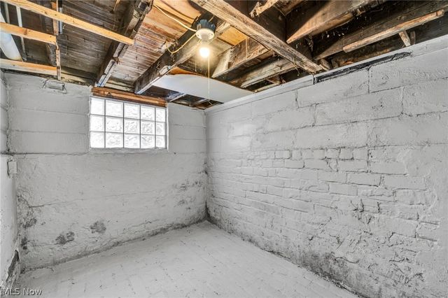 18526 Underwood Avenue, Cleveland, OH 44119