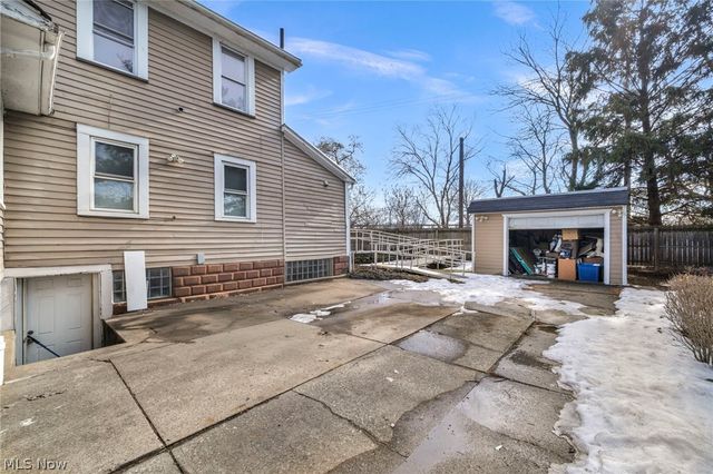 18526 Underwood Avenue, Cleveland, OH 44119