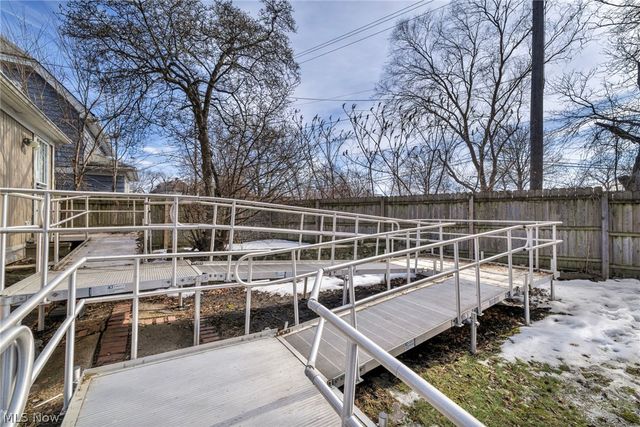 18526 Underwood Avenue, Cleveland, OH 44119