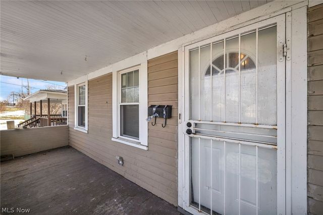 18526 Underwood Avenue, Cleveland, OH 44119