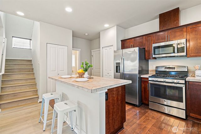 1051 42nd Court NE, Auburn, WA 98002