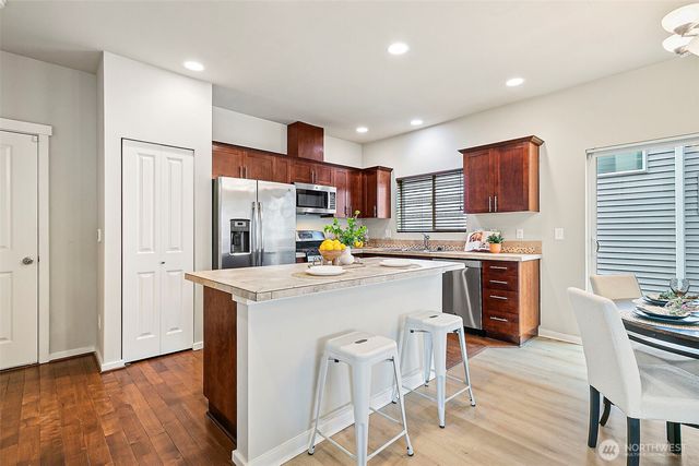 1051 42nd Court NE, Auburn, WA 98002