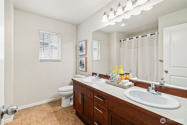 1051 42nd Court NE, Auburn, WA 98002