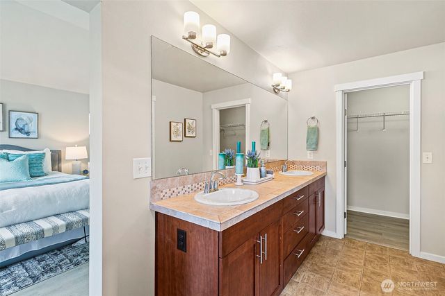 1051 42nd Court NE, Auburn, WA 98002