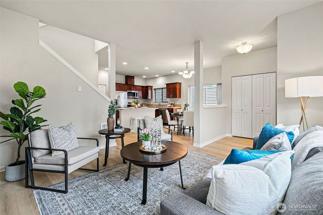 1051 42nd Court NE, Auburn, WA 98002