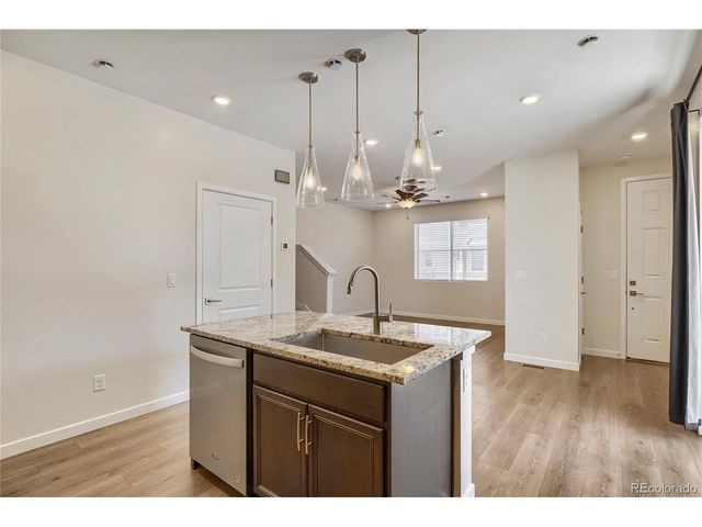 27662 E 1st Ave, Aurora, CO 80018