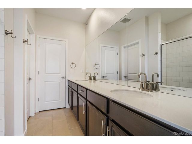 27662 E 1st Ave, Aurora, CO 80018