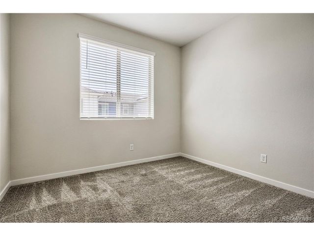27662 E 1st Ave, Aurora, CO 80018