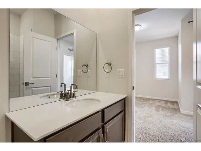 27662 E 1st Ave, Aurora, CO 80018