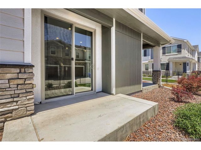 27662 E 1st Ave, Aurora, CO 80018