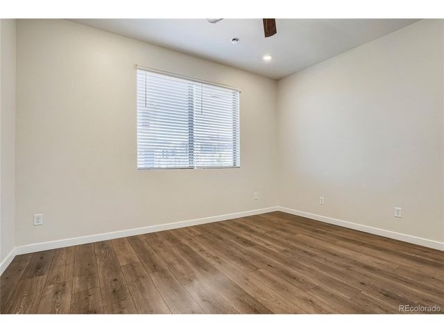 27662 E 1st Ave, Aurora, CO 80018