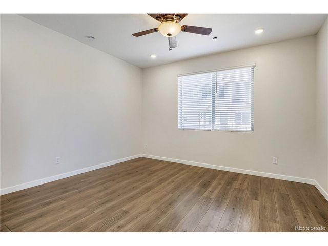 27662 E 1st Ave, Aurora, CO 80018