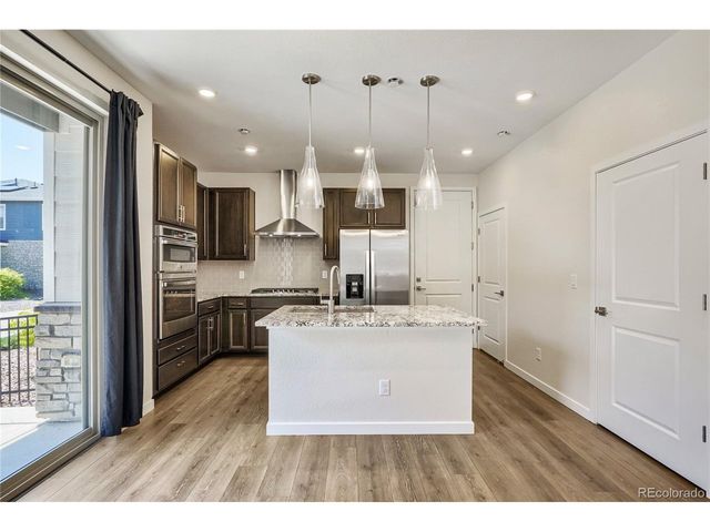 27662 E 1st Ave, Aurora, CO 80018