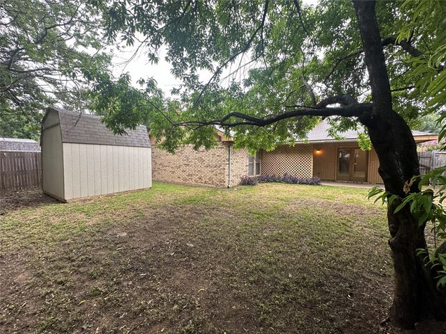 6416 Brookhaven Trail, Fort Worth, TX 76133