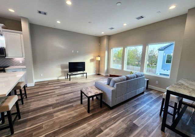 2615 Huntington Creek Lane, Houston, TX 77093