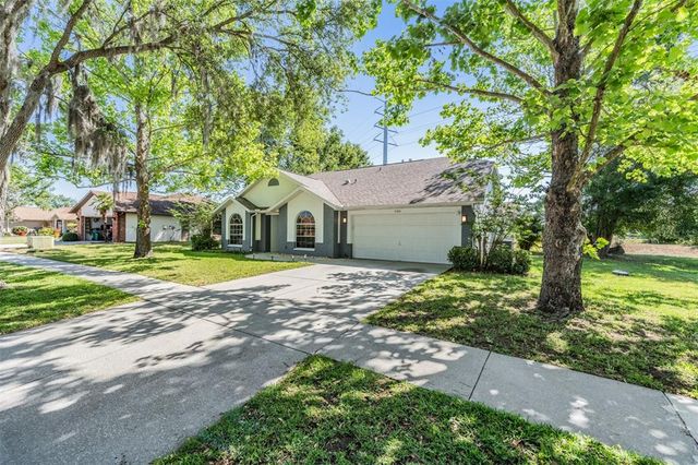 6302 SILVER OAKS DRIVE, Zephyrhills, FL 33542
