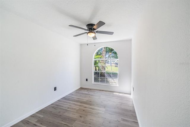 6302 SILVER OAKS DRIVE, Zephyrhills, FL 33542