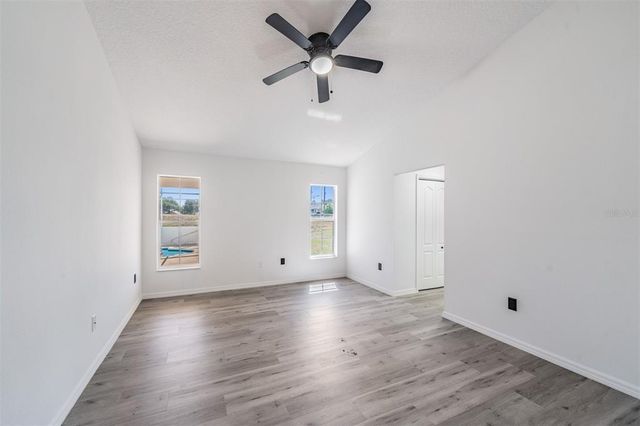 6302 SILVER OAKS DRIVE, Zephyrhills, FL 33542