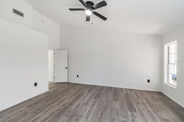 6302 SILVER OAKS DRIVE, Zephyrhills, FL 33542