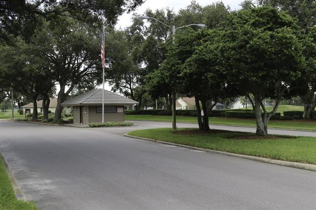 6302 SILVER OAKS DRIVE, Zephyrhills, FL 33542