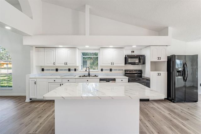 6302 SILVER OAKS DRIVE, Zephyrhills, FL 33542