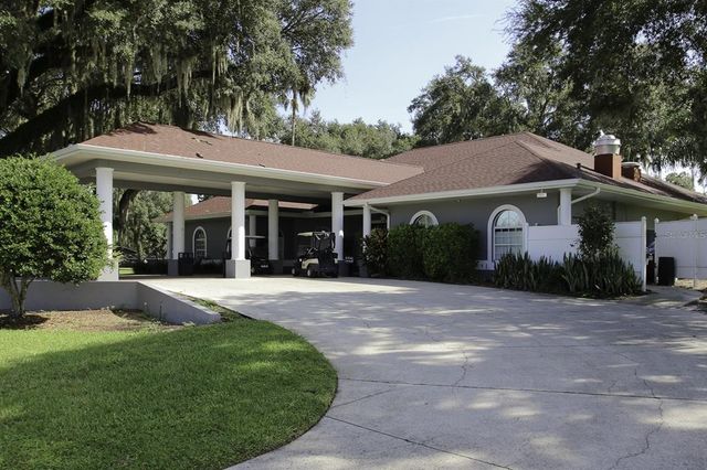 6302 SILVER OAKS DRIVE, Zephyrhills, FL 33542