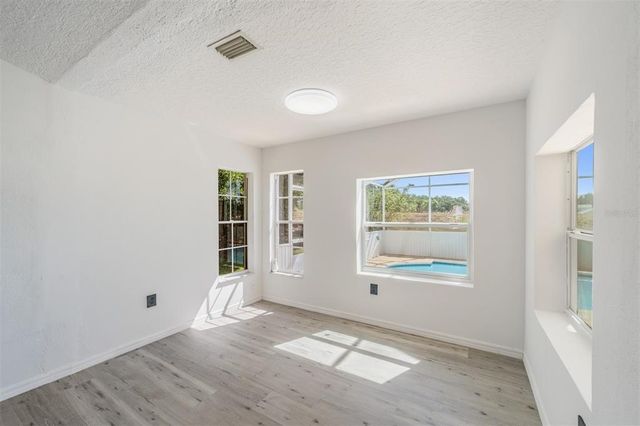 6302 SILVER OAKS DRIVE, Zephyrhills, FL 33542