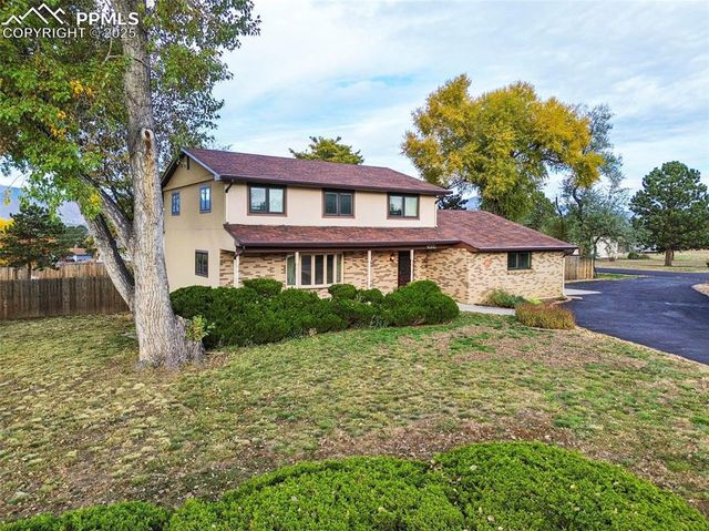 7424 Bell Drive, Colorado Springs, CO 80920