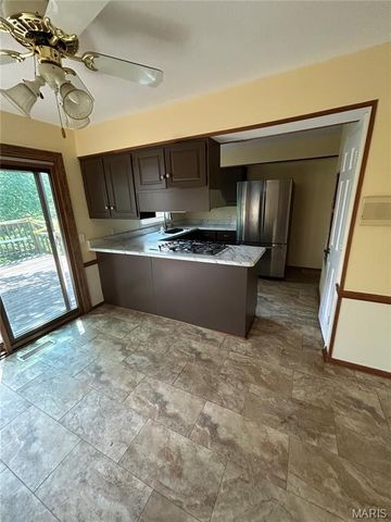5810 Flaming Leaf Court, St Louis, MO 63129