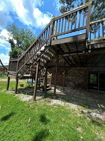 5810 Flaming Leaf Court, St Louis, MO 63129