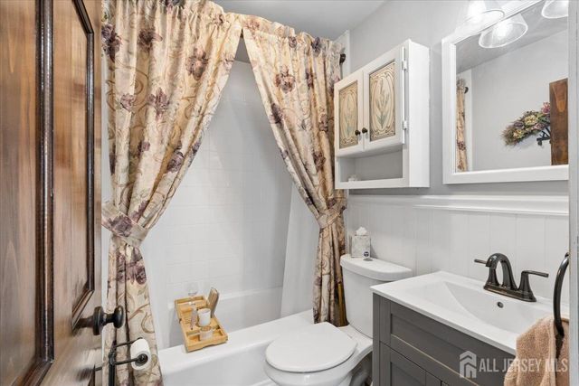 45 Walnut Street, Edison, NJ 08817