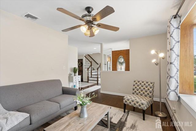 45 Walnut Street, Edison, NJ 08817