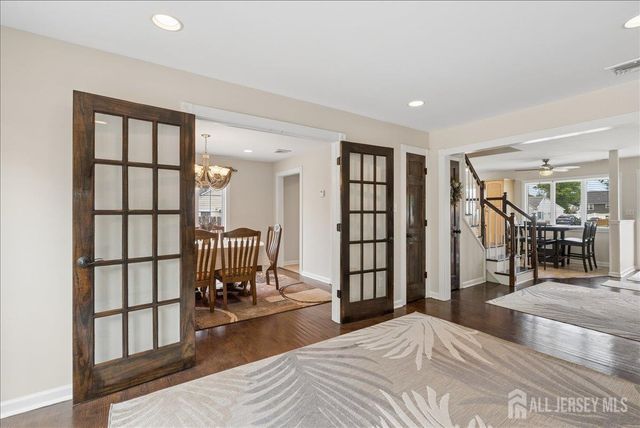 45 Walnut Street, Edison, NJ 08817