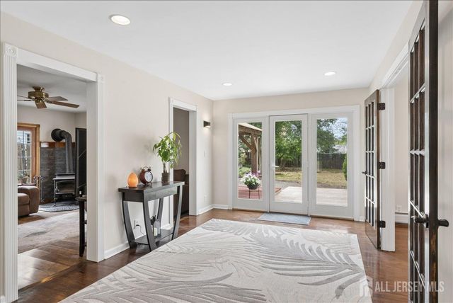 45 Walnut Street, Edison, NJ 08817