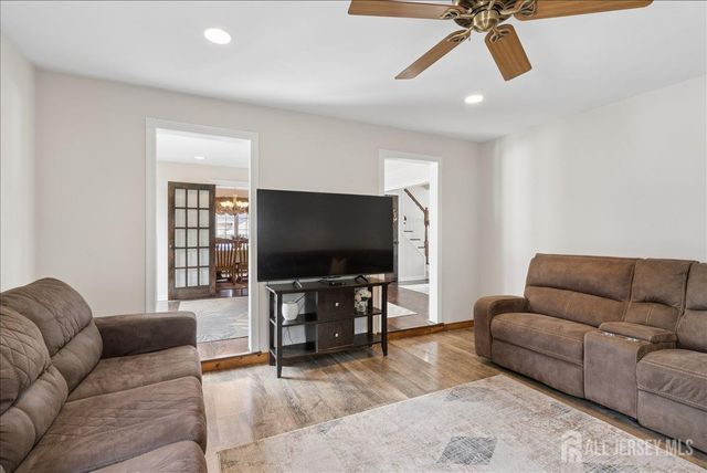 45 Walnut Street, Edison, NJ 08817