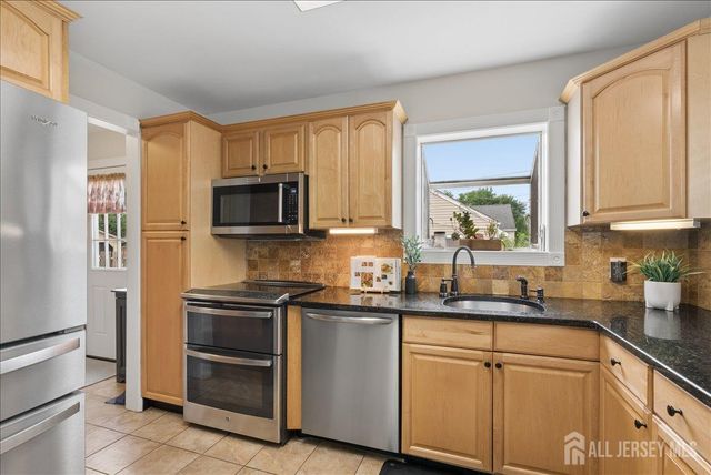 45 Walnut Street, Edison, NJ 08817