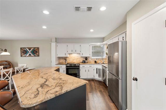 301 Granada Calle Street, Granbury, TX 76049