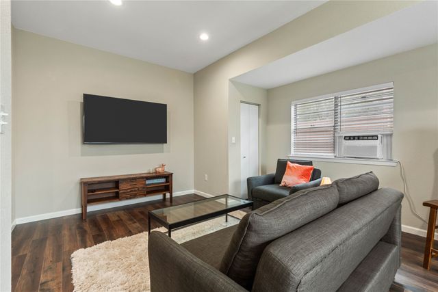 301 Granada Calle Street, Granbury, TX 76049