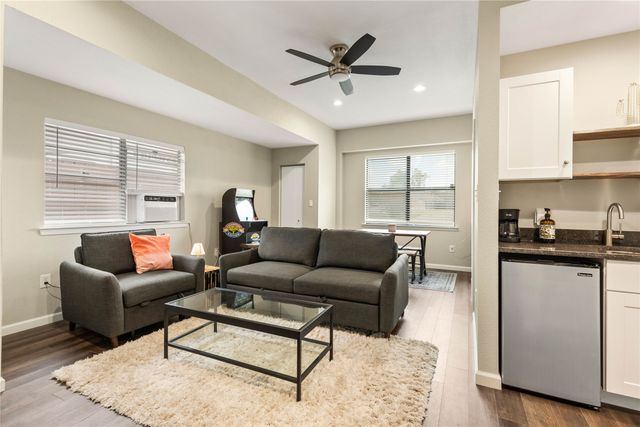 301 Granada Calle Street, Granbury, TX 76049