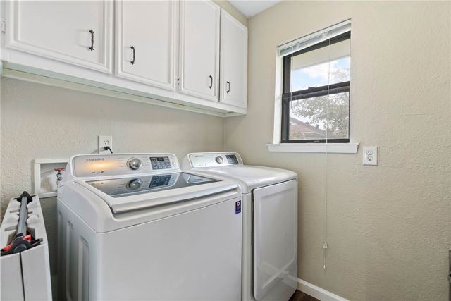 301 Granada Calle Street, Granbury, TX 76049