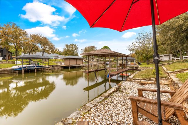 301 Granada Calle Street, Granbury, TX 76049