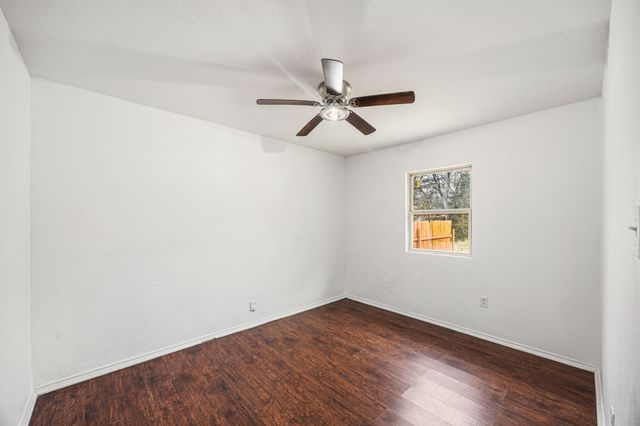 211 Willowwood Place, Duncanville, TX 75116