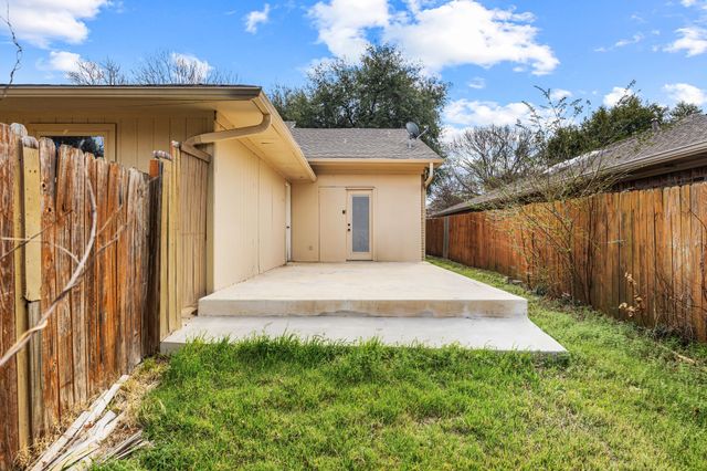 211 Willowwood Place, Duncanville, TX 75116