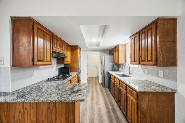 211 Willowwood Place, Duncanville, TX 75116