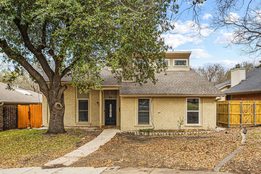 211 Willowwood Place, Duncanville, TX 75116