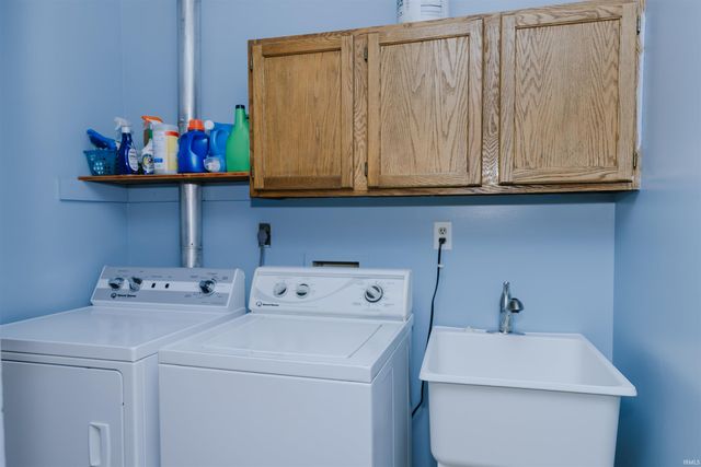 2006 Bedford Court, Huntington, IN 46750